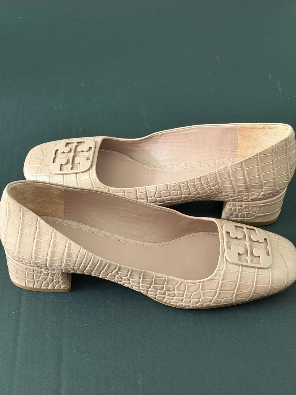 Tory Burch Croc-Embossed Logo Ballet Flats in Taupe Size 11 - Picture 3 of 10